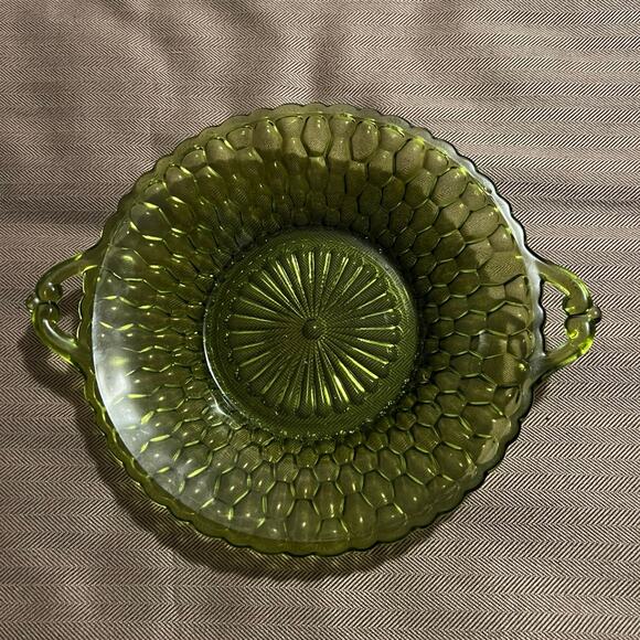 Vintage Indiana Glass Avocado Green Honeycomb 2 Handle Relish Candy Trinket Dish - Picture 1 of 2